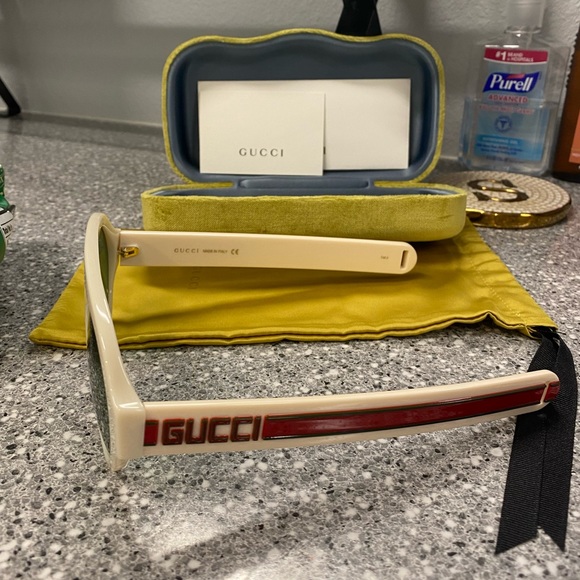 Unisex sunglasses, Brand new comes with case, identification card. - Picture 4 of 5